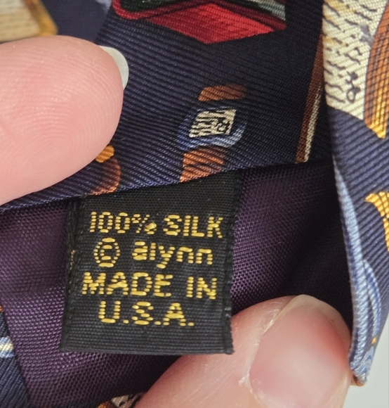 Alynn Mens "Is There A Doctor In The House" Silk Tie - Picture 5 of 9